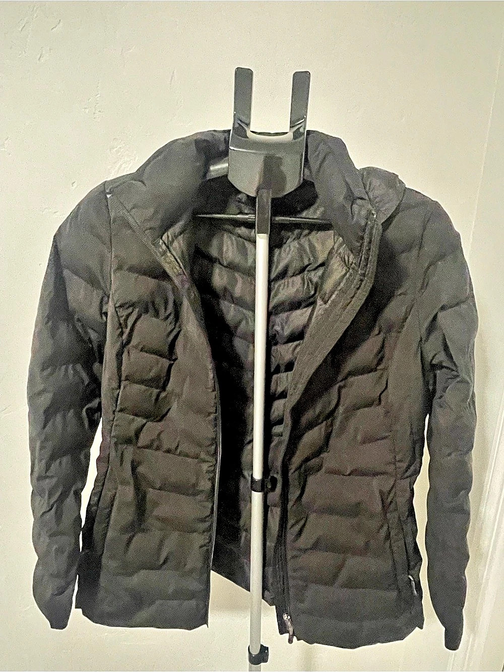 32 Degrees Quilted Puffer Jacket in Black Size Medium